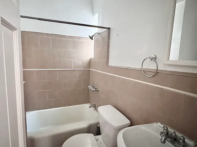 879 Saint Johns Pl #3F — Photo 2