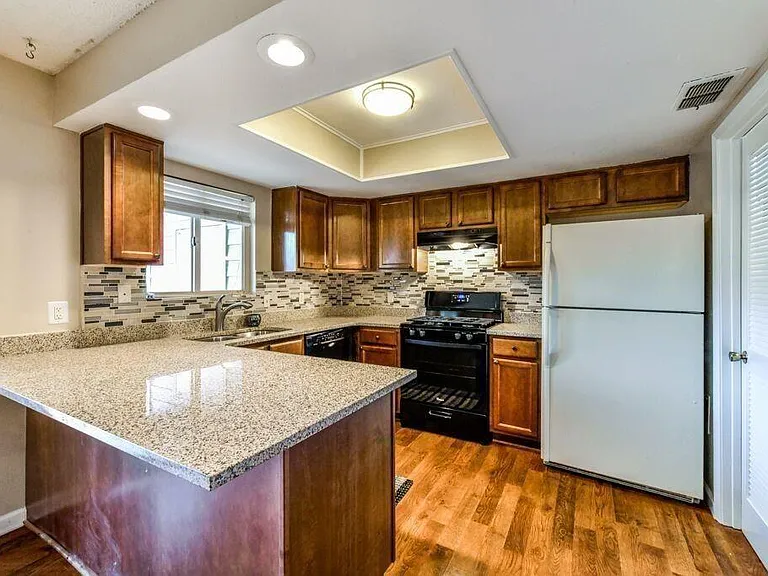 53 Doranne Ct SE #53 — Photo 3