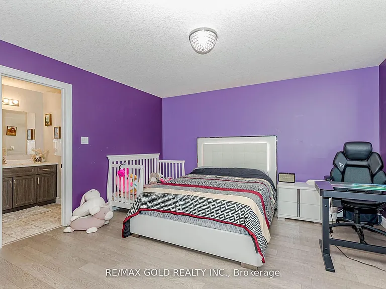 240 Birkinshaw Rd — Photo 31