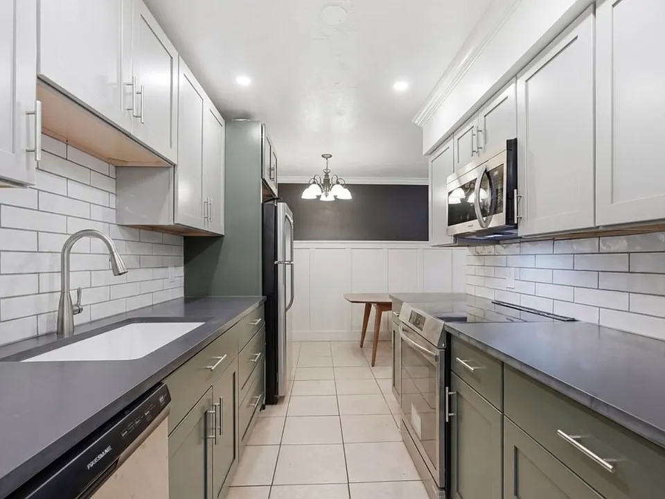 66 W Lester Ave #K27