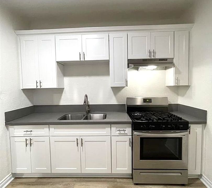 1st image of 1822-1828 E 8th St #1822