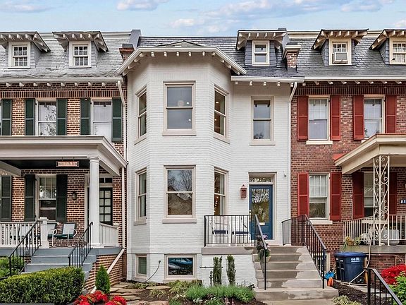 2nd image of 647 E St NE