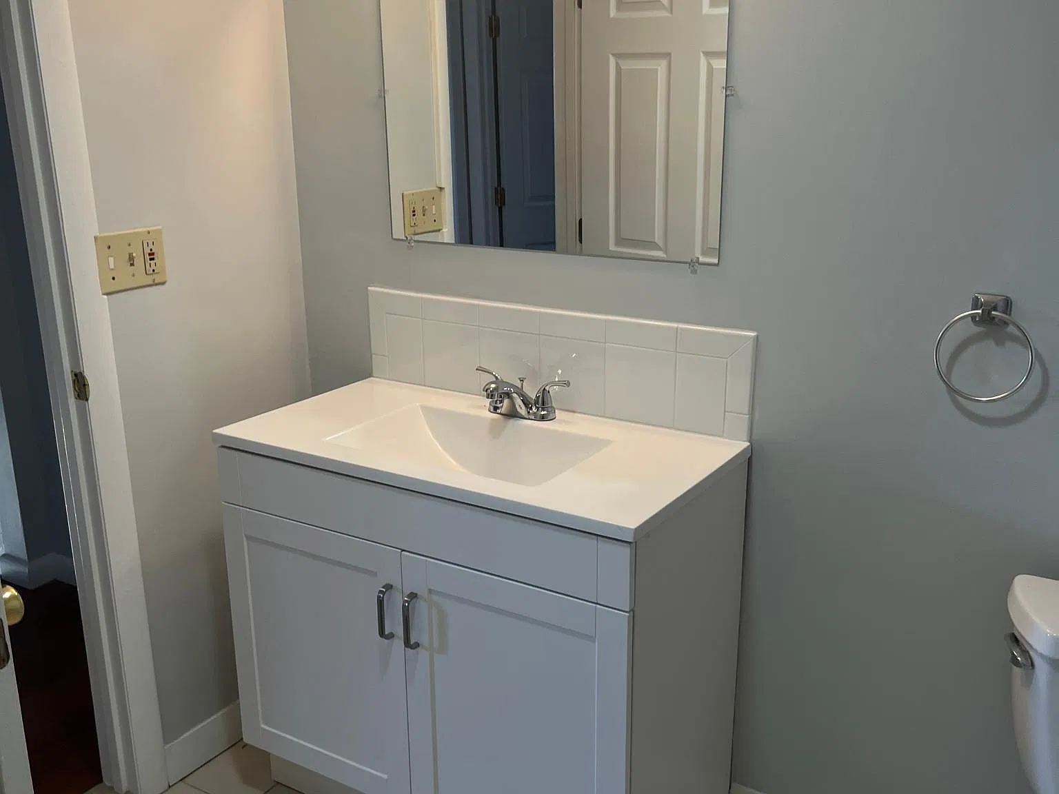2 bed, 1.5 bath, 1000 sqft, $1,900 — Photo 2