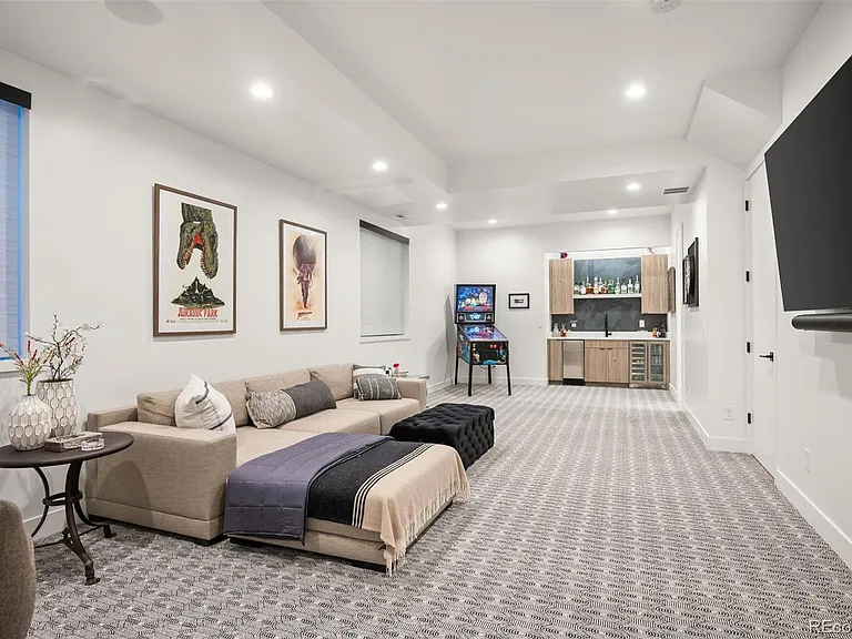 2427 S Race St — Photo 18