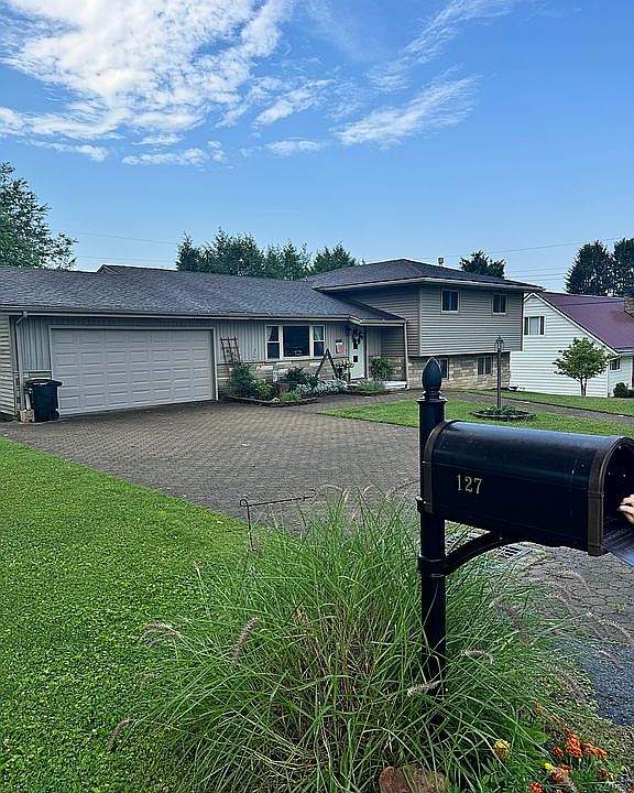 1st image of 127 Fairview Dr