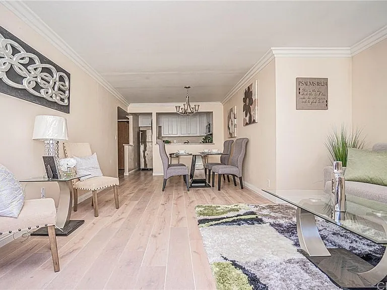 435 S Virgil Ave #320 — Photo 21