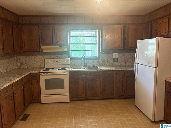 2nd image of 525 Aldridge Rd
