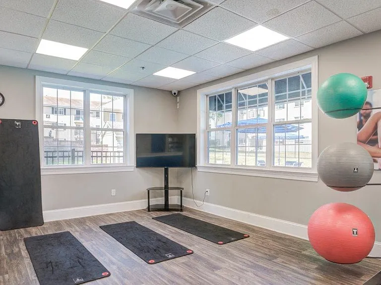 Stonegate at Devon Apartment Homes — Photo 19
