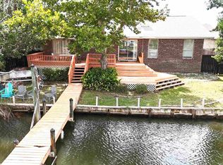 1634 Kauai Ct, Gulf Breeze, FL 32563