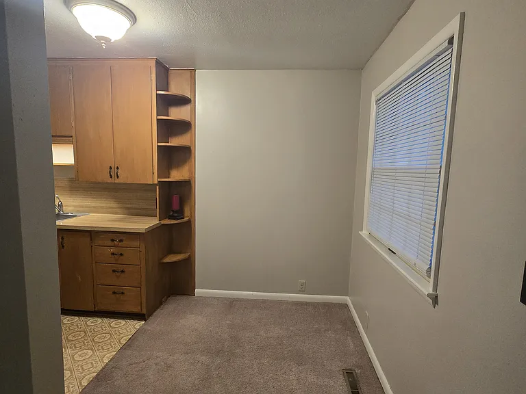 1505 Park Ln — Photo 5