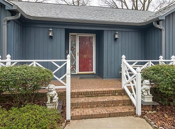 3rd image of 5914 Chapel Creek Ct
