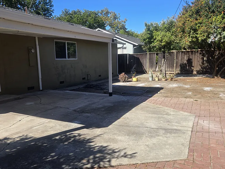 1531 Jacob Ave — Photo 2