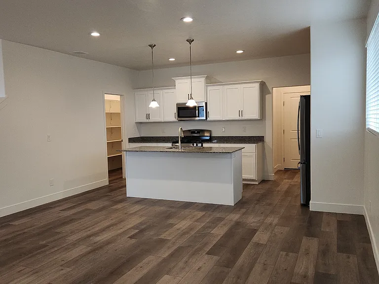 924 S 850 W #1 — Photo 10
