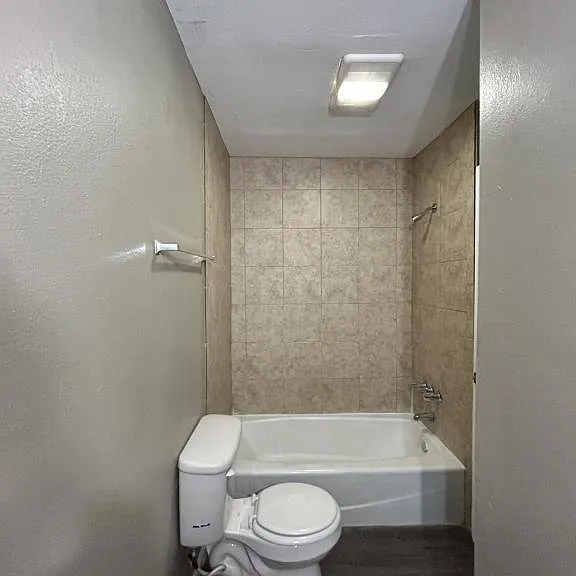 8225 Stern Ave #B — Photo 16
