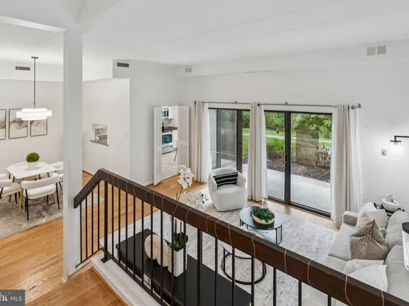 102 Roberts Ln APT 100, Alexandria, VA 22314