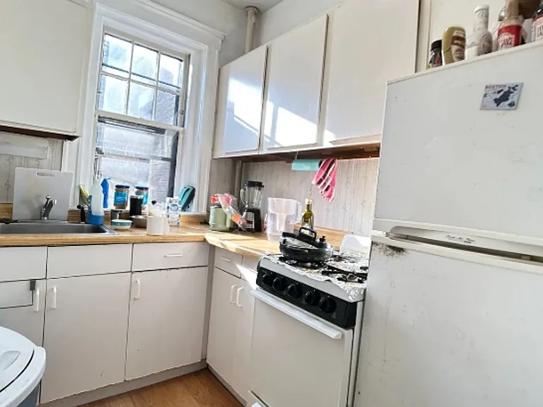 14 Barrows St #3A — Photo 7
