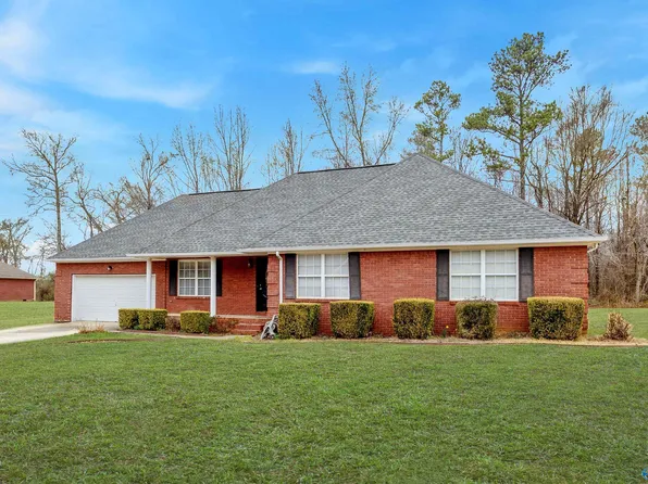 26517 Lydia Joe Dr, Athens, AL 35613