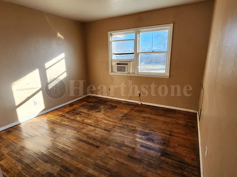 1012 E Brazos St — Photo 10