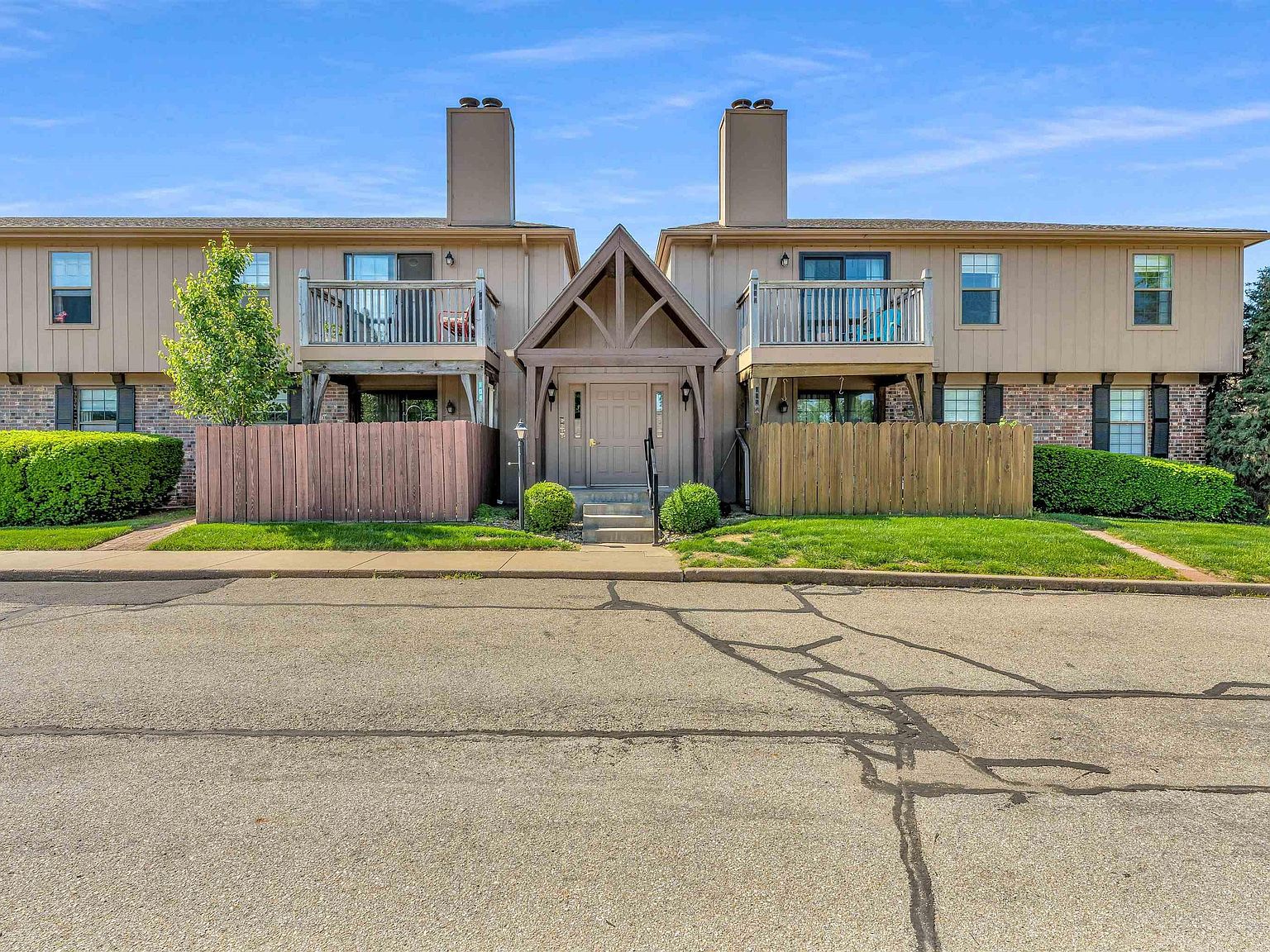5641 SW Foxcroft South Cir Unit 202, Topeka, KS 66614 | Zillow