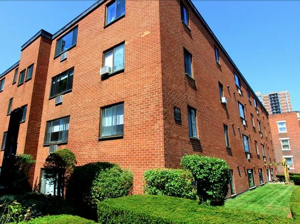 220 Babcock St #3A, Brookline, MA 02446
