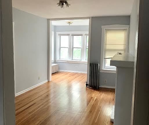 2nd image of 2641 W Ainslie St #3E