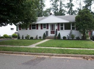 34 Willow Rd, Metuchen, NJ 08840