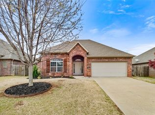3802 SW Town Vu Rd, Bentonville, AR 72712