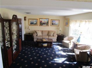 3900 Voorhis Ln, Seaford, NY 11783