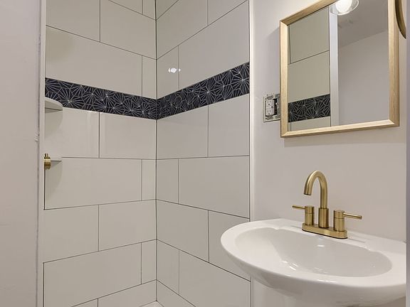 2nd image of 147-149 Church St #303