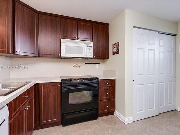 4th image of 7680 NW 18th St APT 405