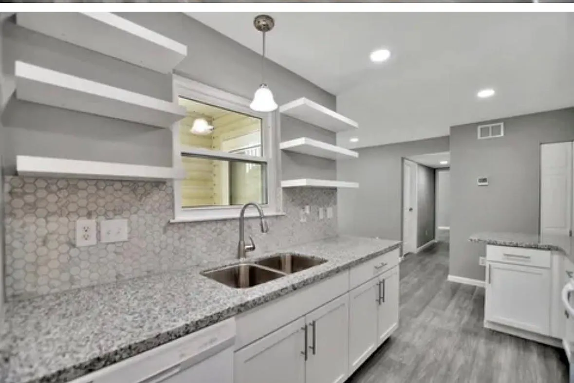 2 bed, 2.0 bath, 794 sqft, $1,575 — Photo 2