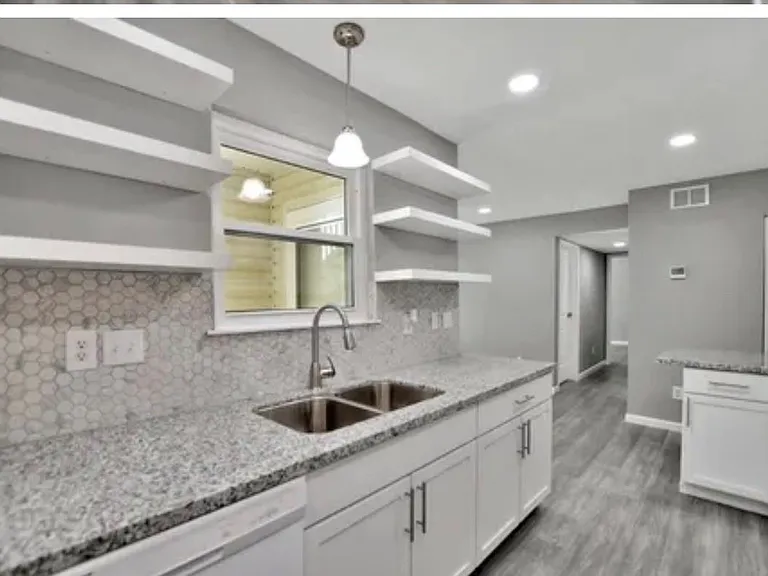 7600 Emmett F Lowry Expy #313 — Photo 2