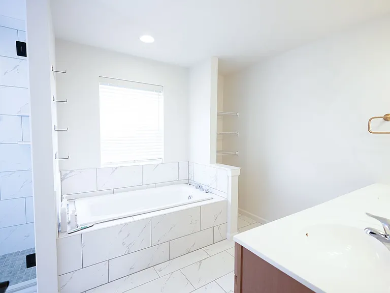 245 Hollyhock Dr — Photo 37