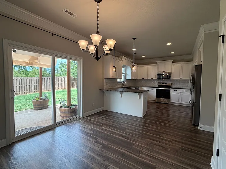 1008 Swan Ct — Photo 32