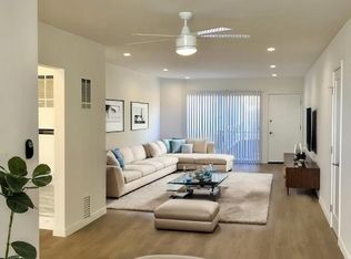 1155 Hacienda Place, West Hollywood, CA 90069