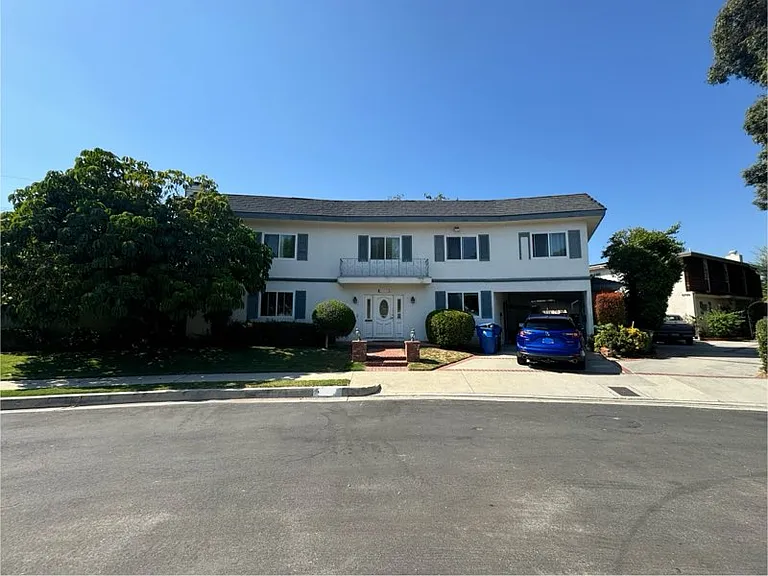 6727 Petit Ave — Photo 1