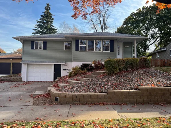 2412 17th Ave NW, Rochester, MN 55901