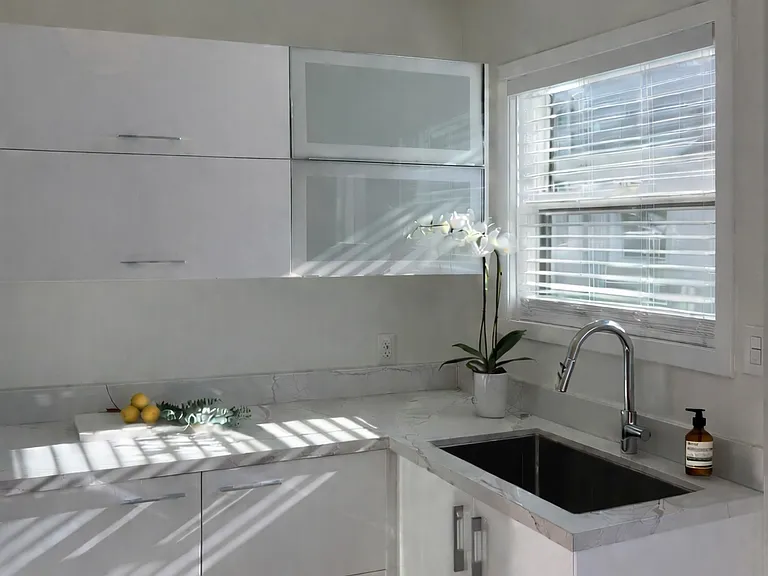 2206 Ocean Park Blvd #M — Photo 4