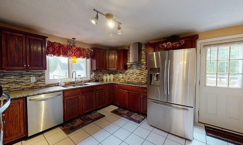 250 Field St, Taunton, MA 02780 Zillow