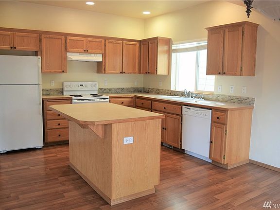 5th image of 11519 183rd St E