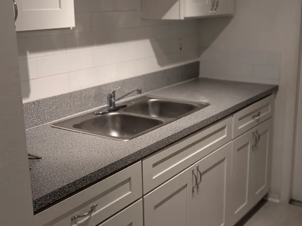 20400 NW 7th Ave, Miami, FL 33169