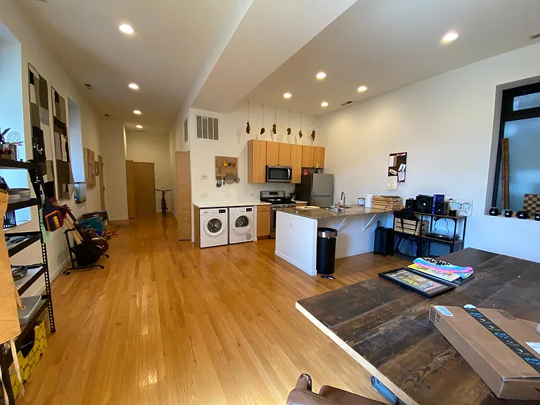 1855 N Washtenaw Ave #1R — Photo 1