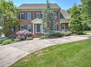 644 Red Oak Plantation Dr, Kingsport, TN 37663