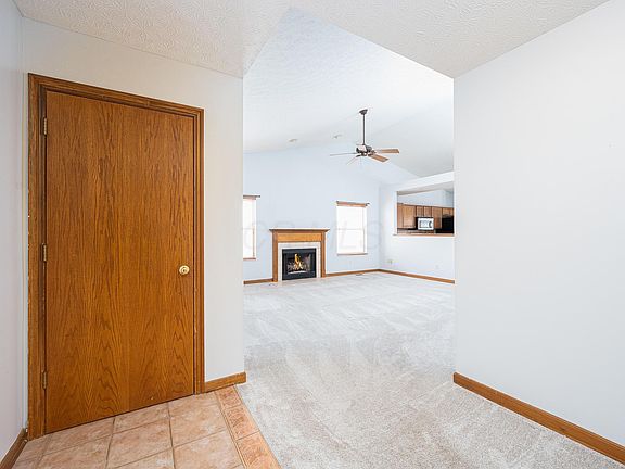 4th image of 1463 Clovenstone Dr