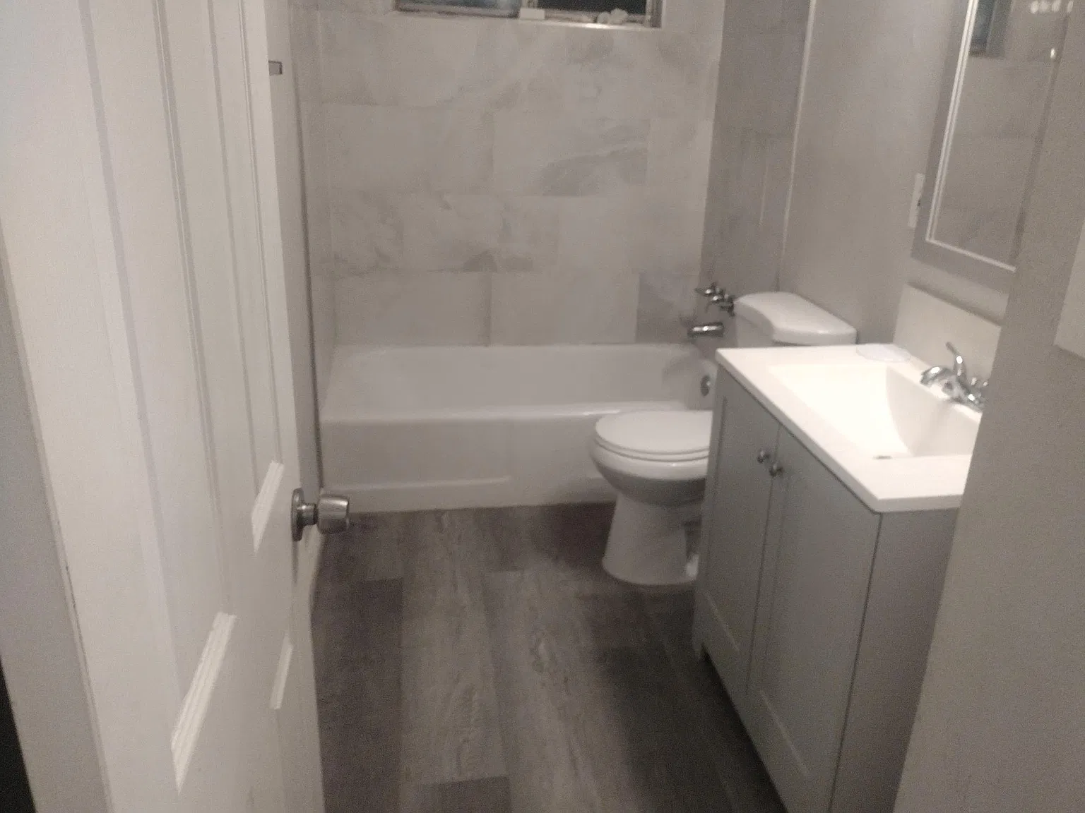 939 E Navajo St — Photo 3