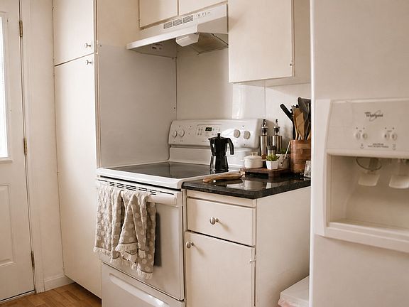 4th image of 51 W Townhouse Ln #18