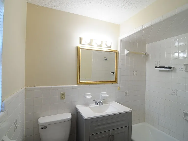 8205 Willowbrook Cir SE #C — Photo 7