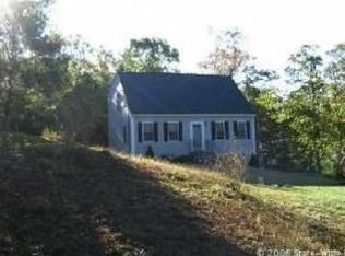 28 King Arthur Dr, Richmond, RI 02892