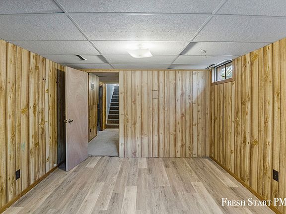 4th image of 217 Janet St SE