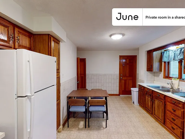 105 Walnut St #C — Photo 5